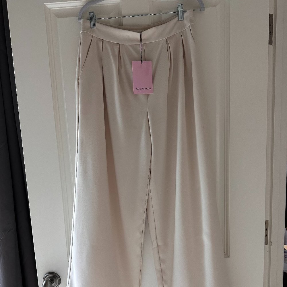 NWT Avec Les Filles Cream Wide Legged, high waisted pant